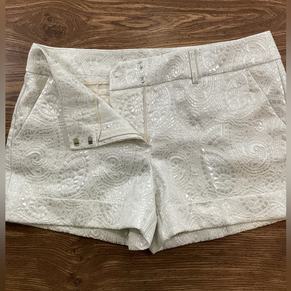 New York & Co. Ivory Brocade Dressy Shorts Size 14 - Picture 3 of 6